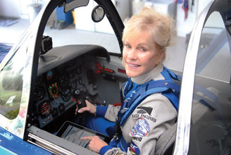 AirShow Julie Cockpit web
