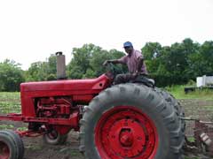 farmers-tractor-table