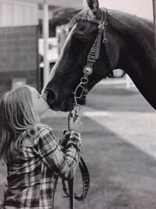 sparacino-valentines-horse-kiss