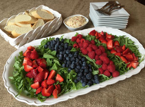 everyday-arugula-berry-salad
